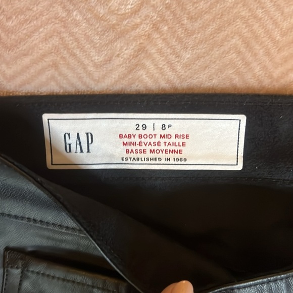 🌟HOST PICK🌟 Gap Faux Leather Pants like new! Petite 29 or 8. - Picture 7 of 12